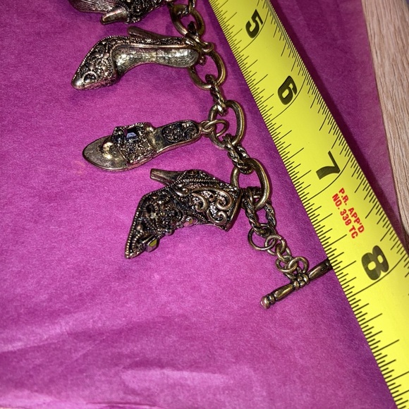 Victorian style shoe charm bracelet - Picture 3 of 3